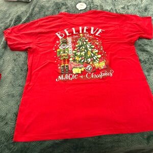 Buc-cees “Believe in the Magic of Christmas” Red 2024 Holiday T-Shirt XL or 2XL